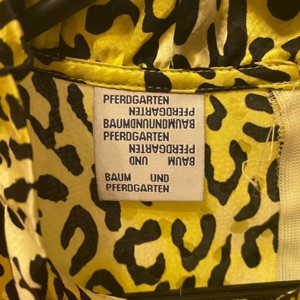 BAUM UND PFERDGARTEN YELLOW ANIMAL PRINT SILK DRESS - Picture 3 of 9
